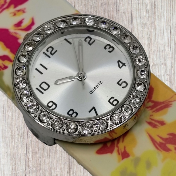 Floral Patterned Women's Watch - Picture 2 of 7